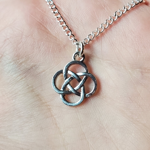 New Dainty Silver Celtic Knot Necklace - Picture 7 of 8